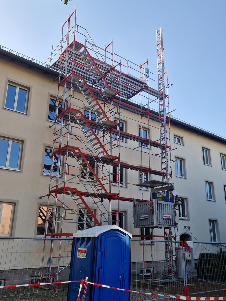 Bauaufzug von Inntal Gerütbau für ein Prrojekt in Ingolstadt
